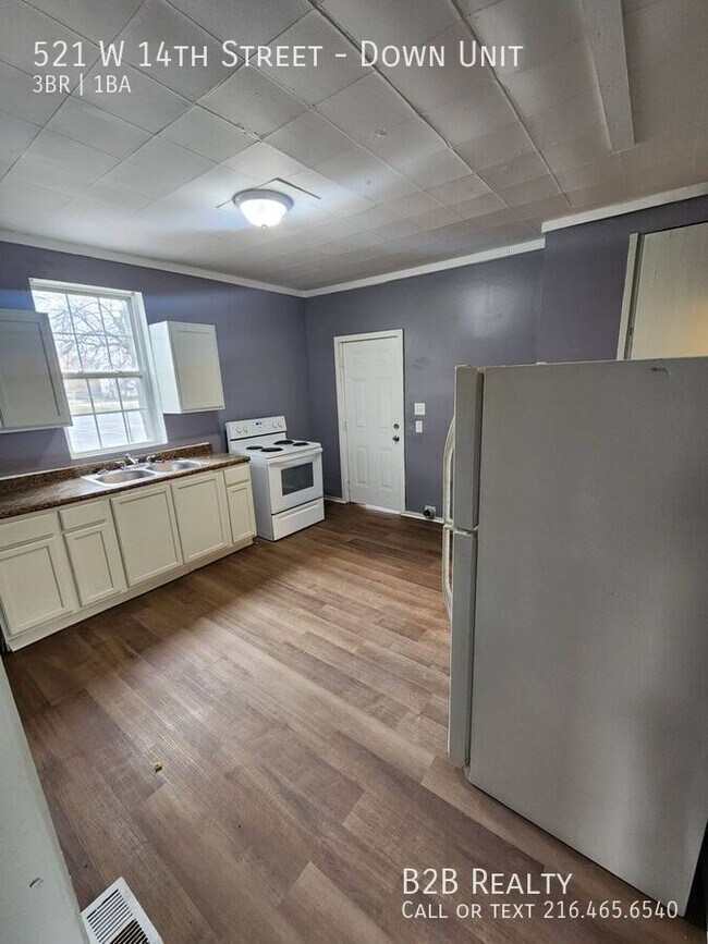 Building Photo - 521 W 14th St