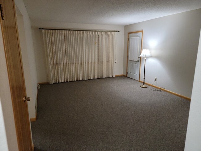 Livingroom to front door - 1479 Redfield St