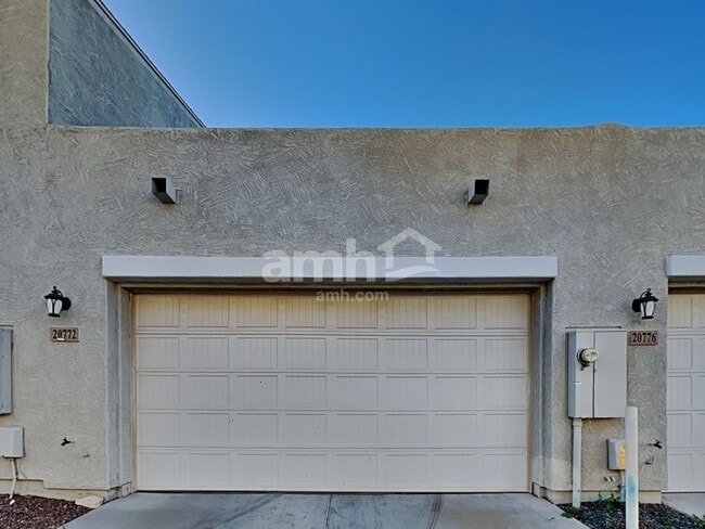 Building Photo - 20772 W Thomas Rd