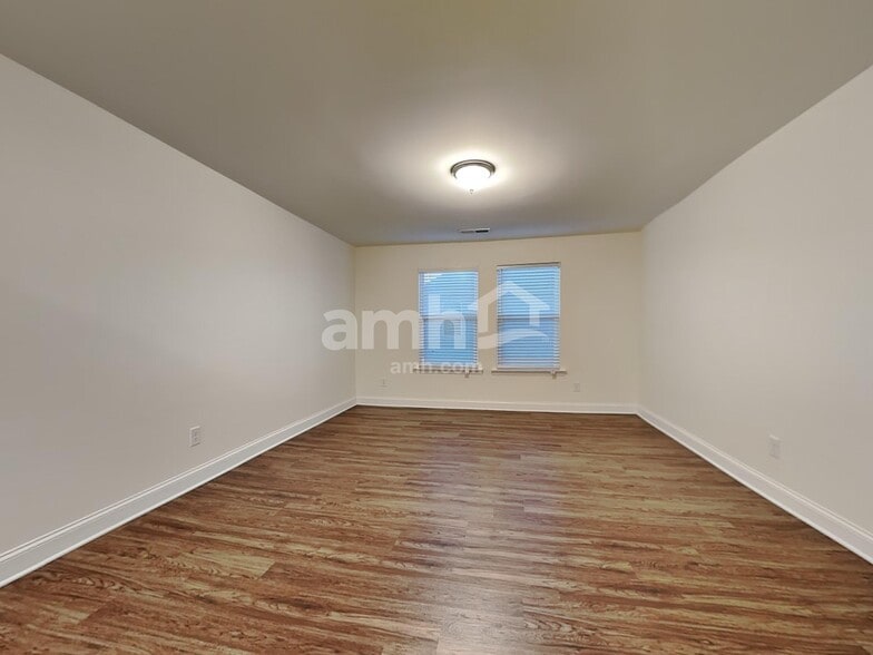 Building Photo - 231 Lake End Dr