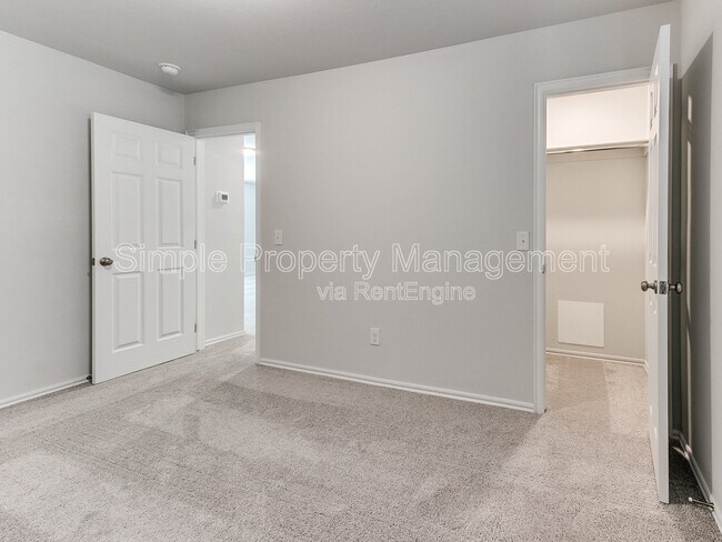 Building Photo - 11520 SW 12th St