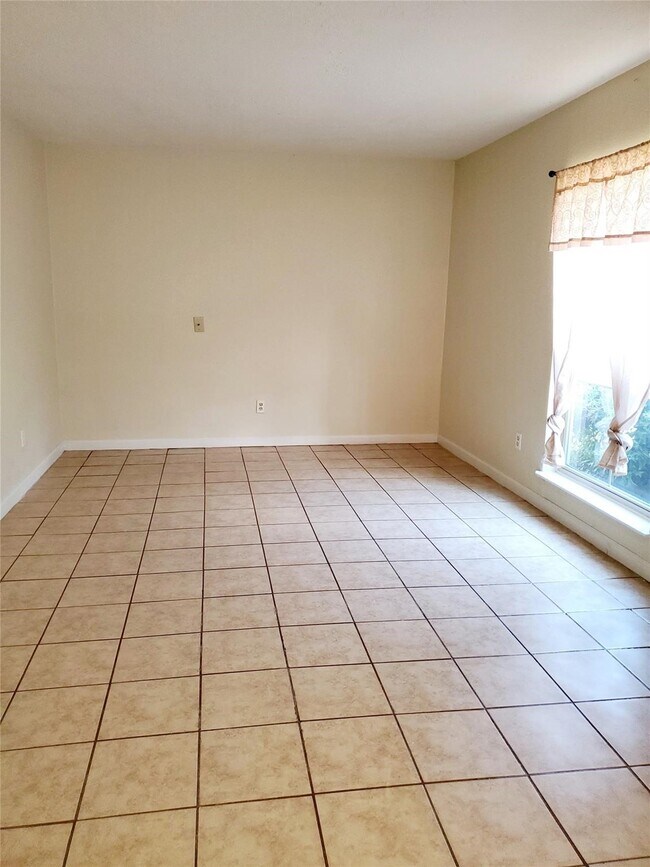 Building Photo - 11806 Hillcroft St