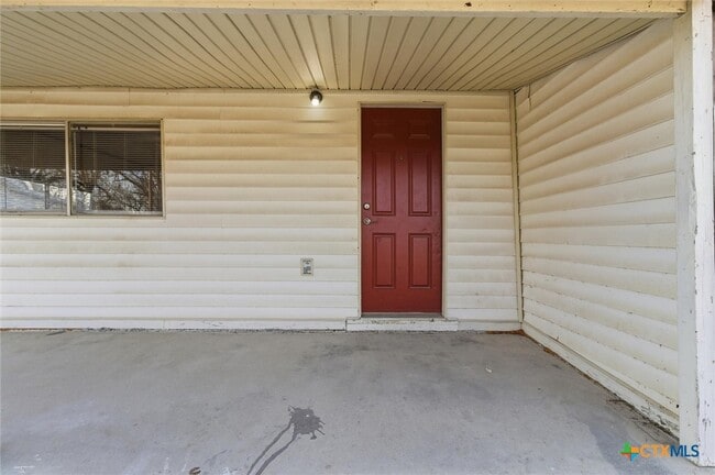 Building Photo - 204 Salinas Rd