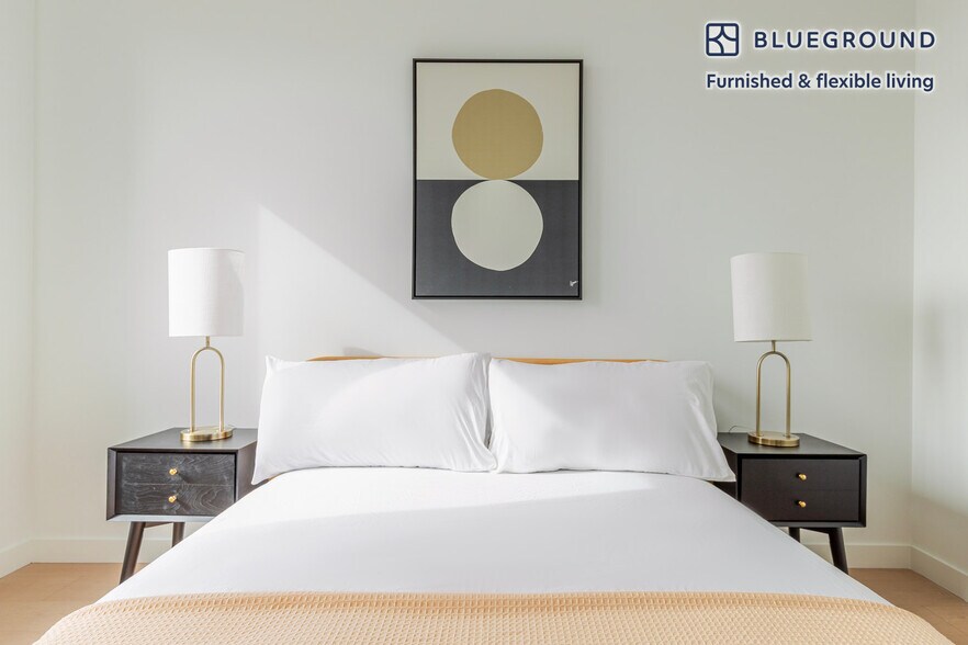 Building Photo - 478 Kent Ave