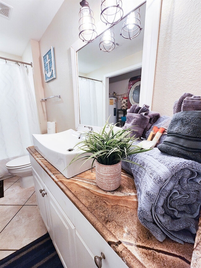 Building Photo - 16819 Front Beach Rd