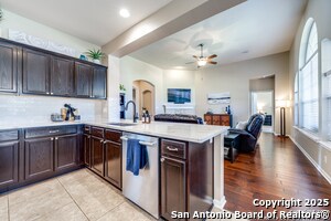 Building Photo - 915 Treaty Oak