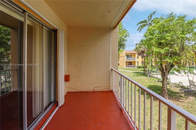 Building Photo - 13700 SW 62nd St