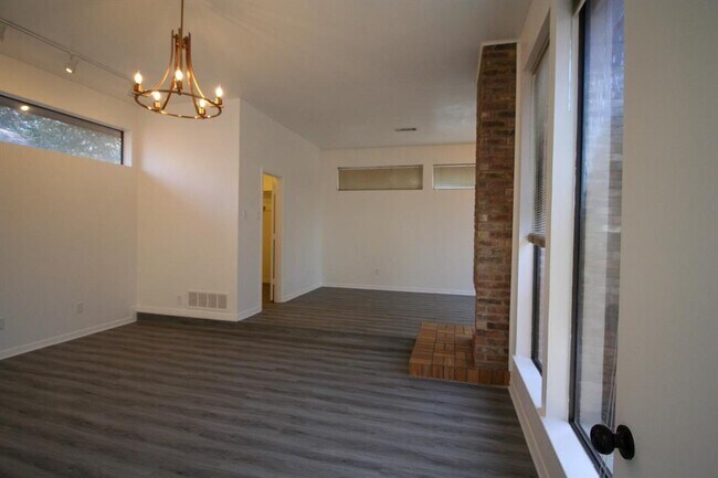 Building Photo - 16933 Davenport Ct