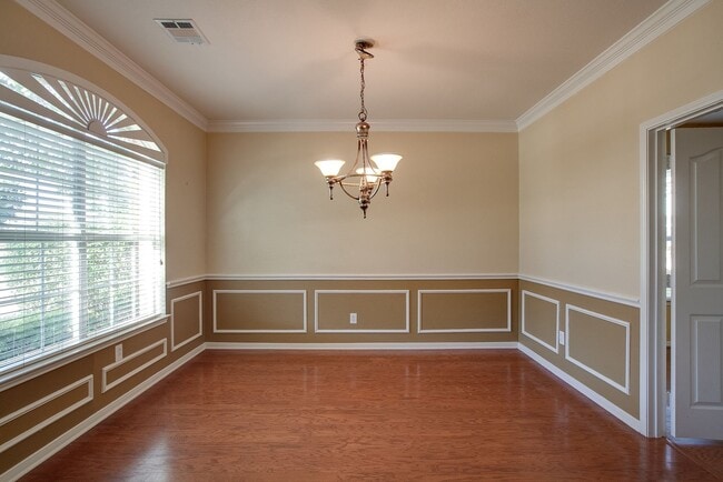 Building Photo - 4 bed Golf community for lease!