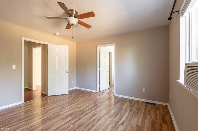 Building Photo - 3 br, 2 bath House - 2227 South Galapago S...