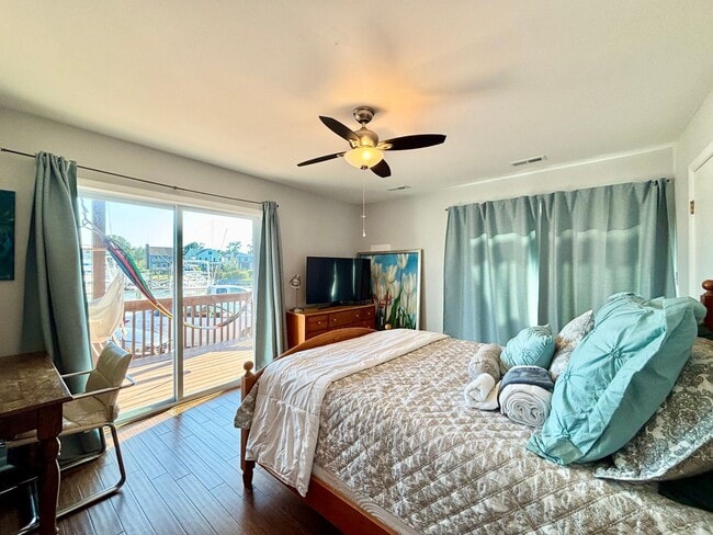 Building Photo - Stunning Virginia Beach Condo with Waterfr...