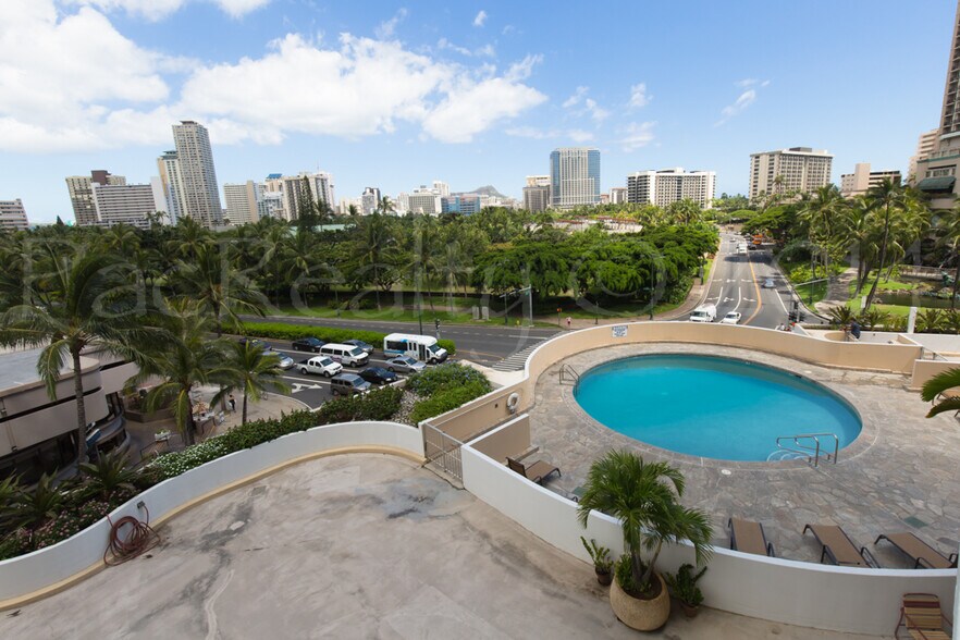 Building Photo - 1860 Ala Moana Blvd