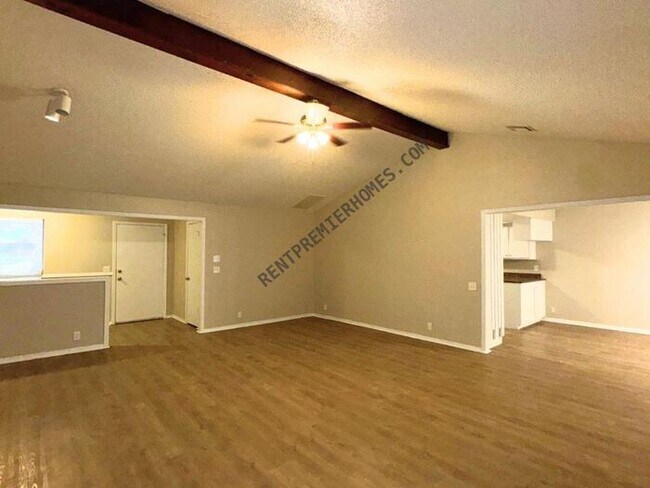 Building Photo - 200 Lochwood Cir