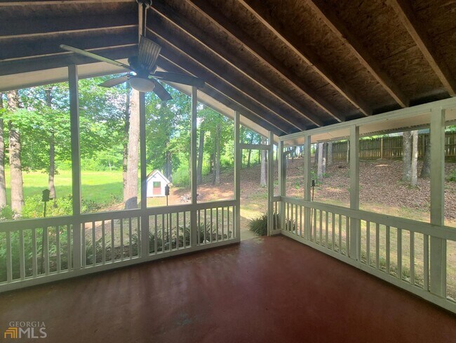 Building Photo - 127 Welcome Wood Dr