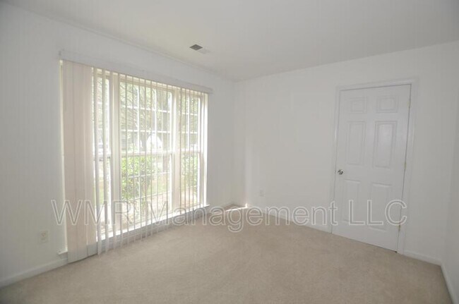 Building Photo - 7434 Stone Mountain Ct
