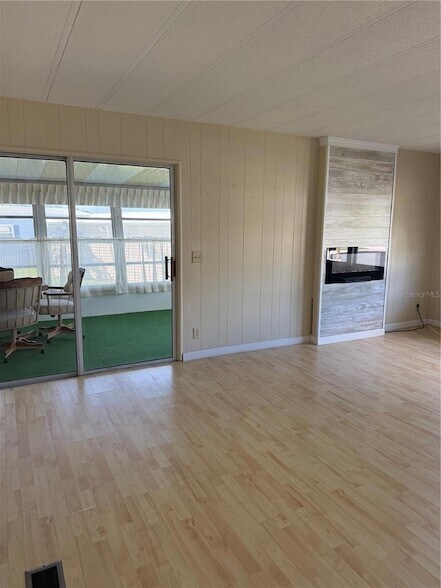 Building Photo - 274 Beach Ct