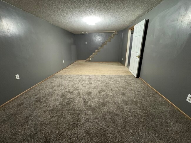 Building Photo - 68 Faircrest Dr