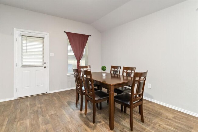 Building Photo - 2845 Wolfcreek