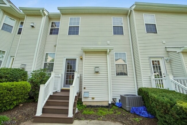 Building Photo - 533 Coventry Dr