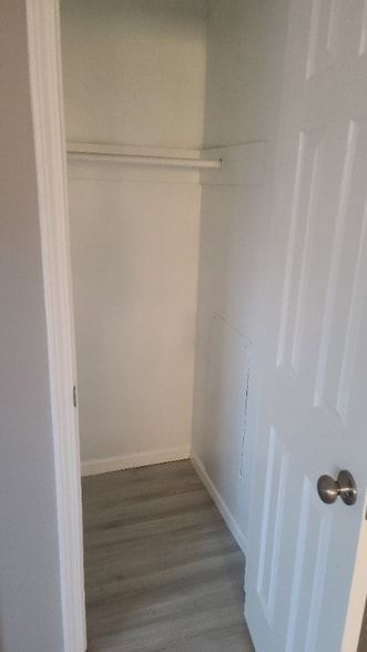 Building Photo - 215 Snead Dr