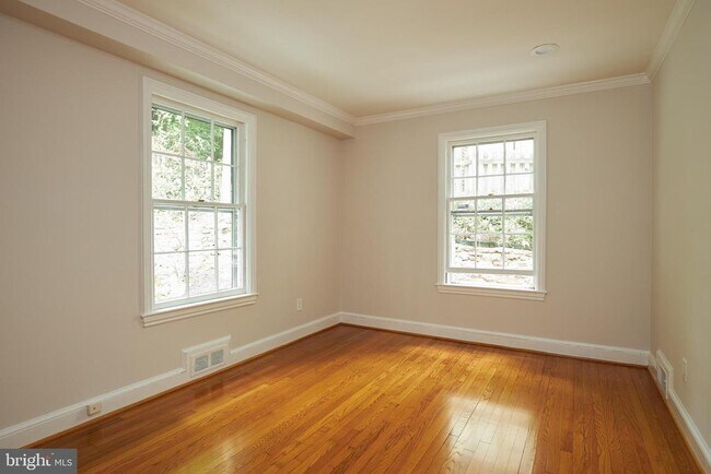Building Photo - 5306 Albemarle St