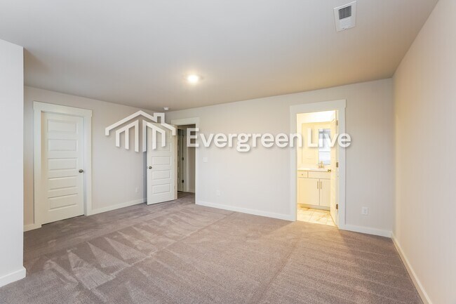 Building Photo - 856 Bur Oak Ct