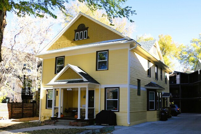 Primary Photo - Spacious 4 bedroom Historic House - Available for Fall 2026-2027!