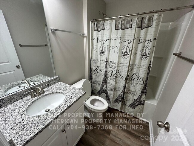 Building Photo - 905 Klondale Ave