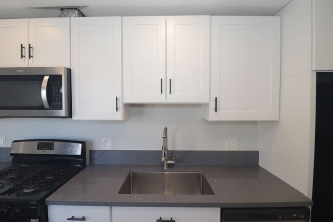 Building Photo - 4239 Swift Ave