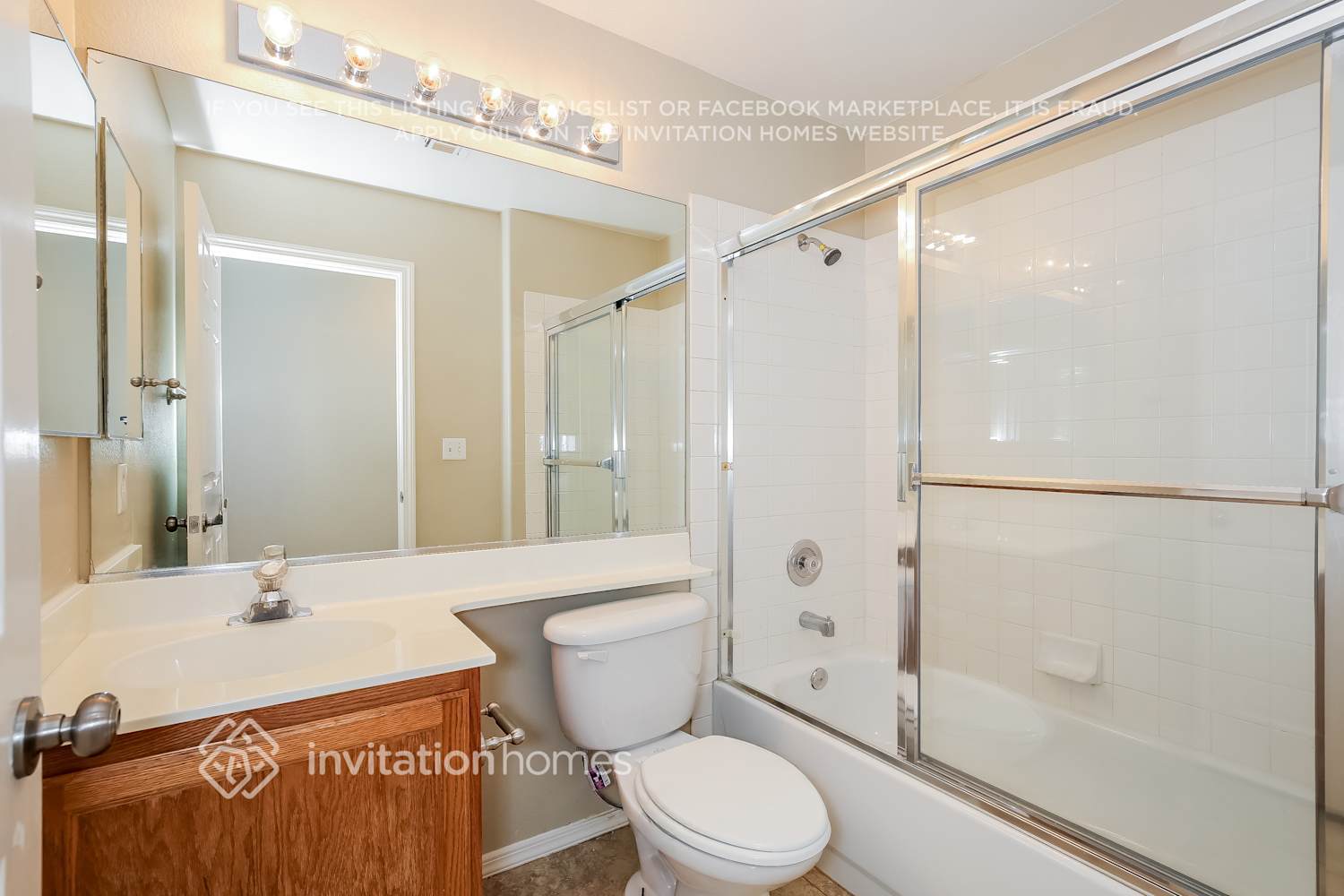 Building Photo - 1013 Companion Way