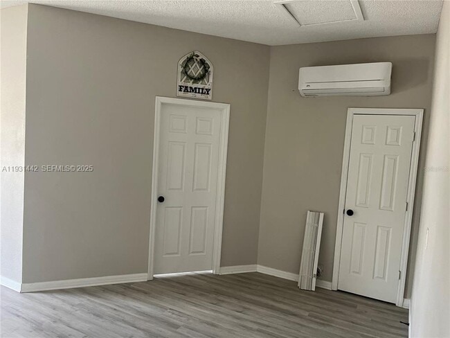 Building Photo - 189 Emeraldview Ave