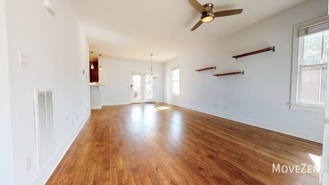 Building Photo - 822 E Lenoir St