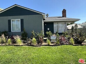 Building Photo - 1206 Greenacre Ave