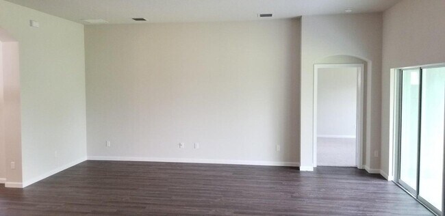 Building Photo - 5834 NW Coosa Dr