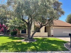 Building Photo - 435 E Larkspur Ln