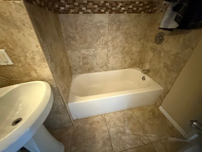 Building Photo - 5430 Mary Lane Dr