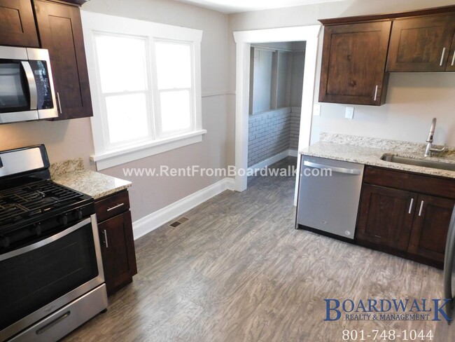 Building Photo - Fantastic SLC home!