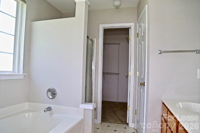 Building Photo - 7531 Double Springs Ct