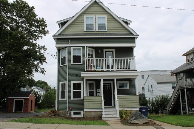 Building Photo - 19 Iona St