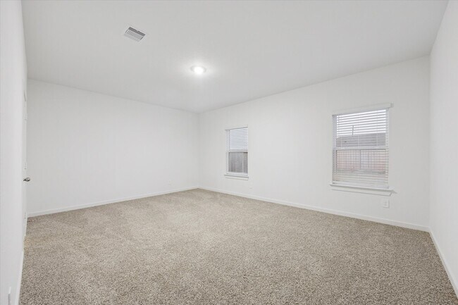 Building Photo - 4127 Camden Lakes St