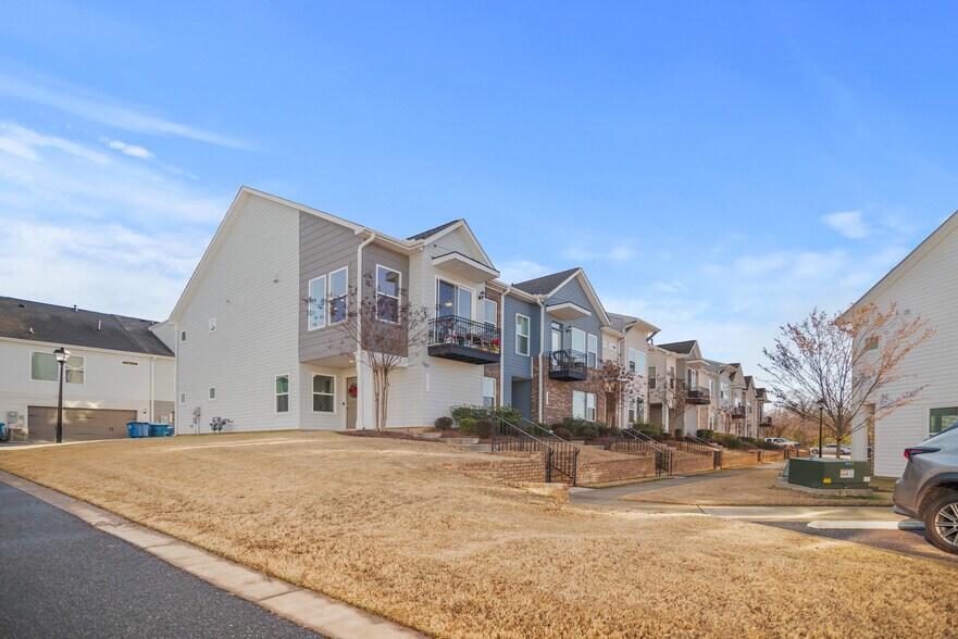 Building Photo - 1432 Winding Stream Rd