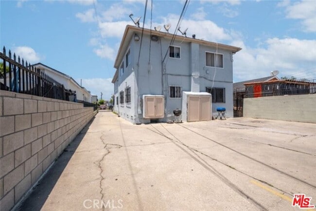 Building Photo - 6606 Denver Ave