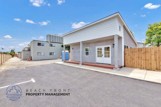 Building Photo - 1931 Pomona