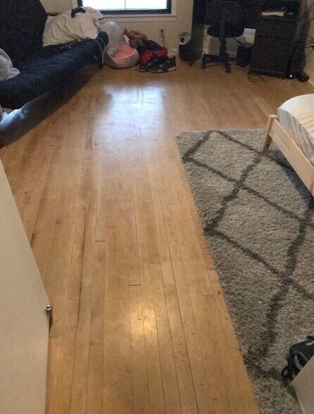 floors - 543 W Mifflin St
