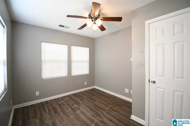Building Photo - 609 Annie Laura Dr