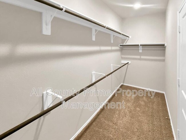 Building Photo - 807 Commanche Rd