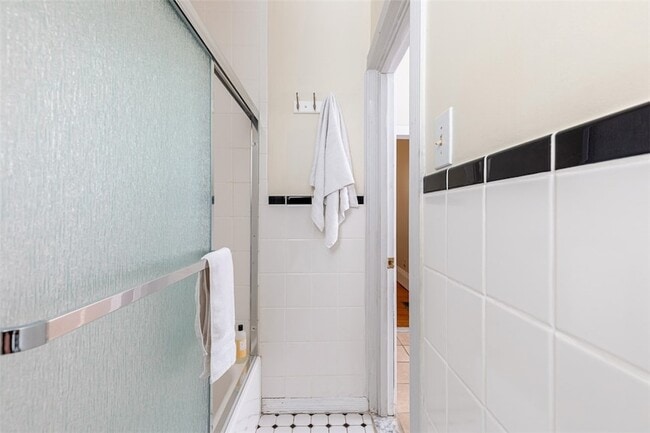 Building Photo - 1402 Westminster St