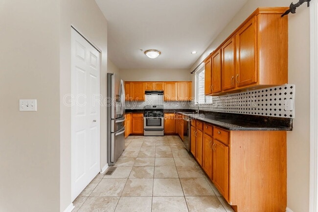 Building Photo - 2720 N Greenwood Ave