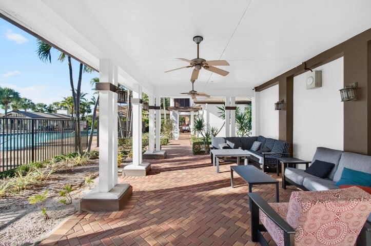 Building Photo - 770 Millbrae Ct