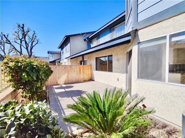Building Photo - 857 California Privado
